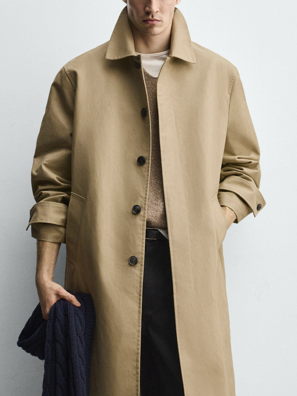 Simple and stylish wide-fit trench coat